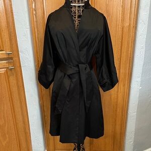 Vertigo Paris Classic Black Women's Trench Coat, Size Medium. Asian Style